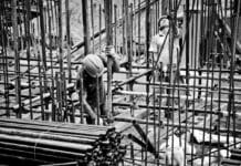 Jak ustawić meble w salonie, by było wygodnie?