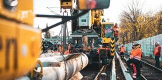 Gabinet w altanie ogrodowej – nowoczesne biuro w ogrodzie